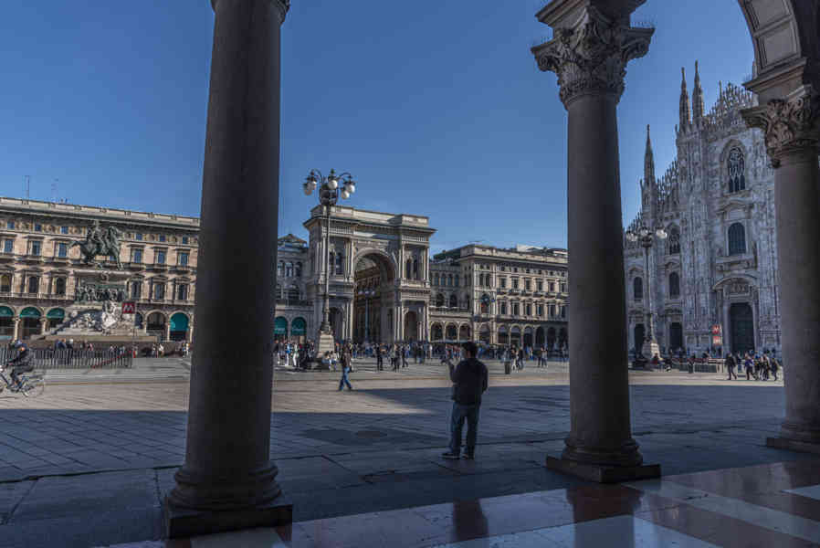 Italia - Milán 039 - plaza del Duomo.jpg